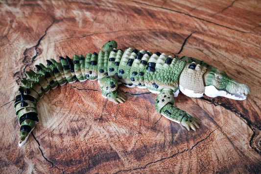 Articulated Saltwater Crocodile Fidget Toy | 3D Printed Reptile Desk Pet, Realistic Gator Model
