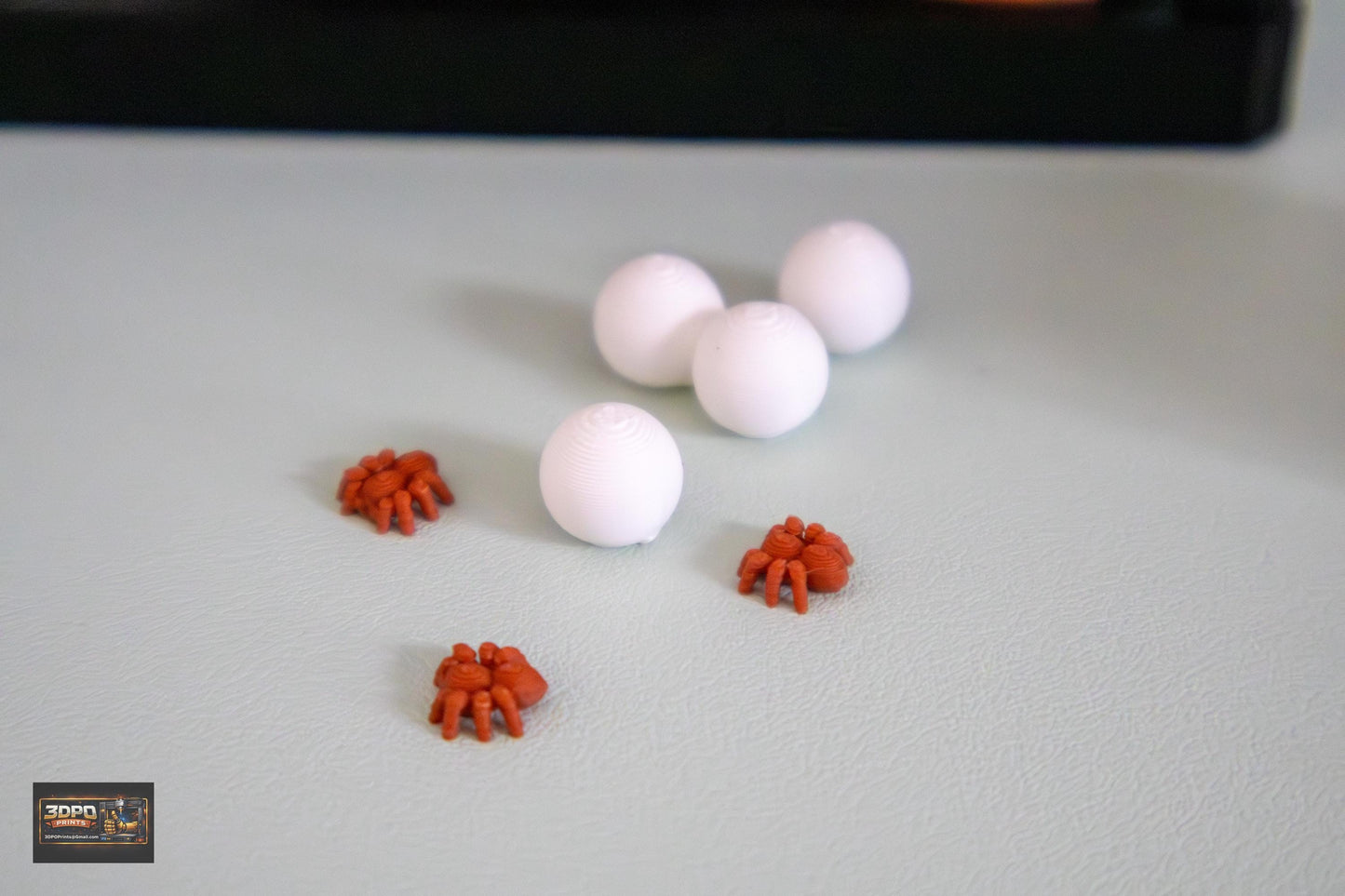 Spooky-Cute 3D Printed Spider Enclosure with Baby Spiders & Mini Feeding Set