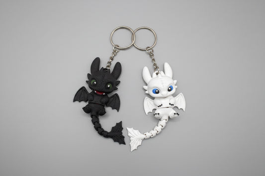 Night & Light Fury Duo Keychain Set – Cute Dragon Couple Keychains 🐉🤍🖤