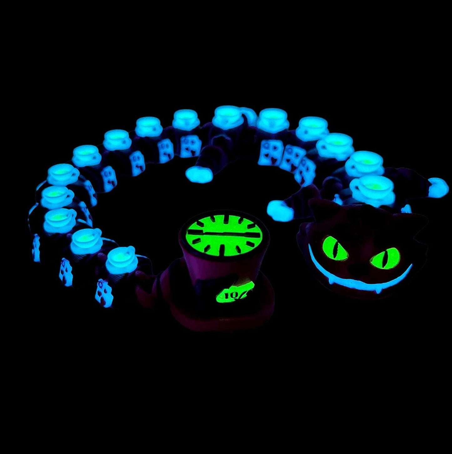 Cheshire Cat-inspired dragon