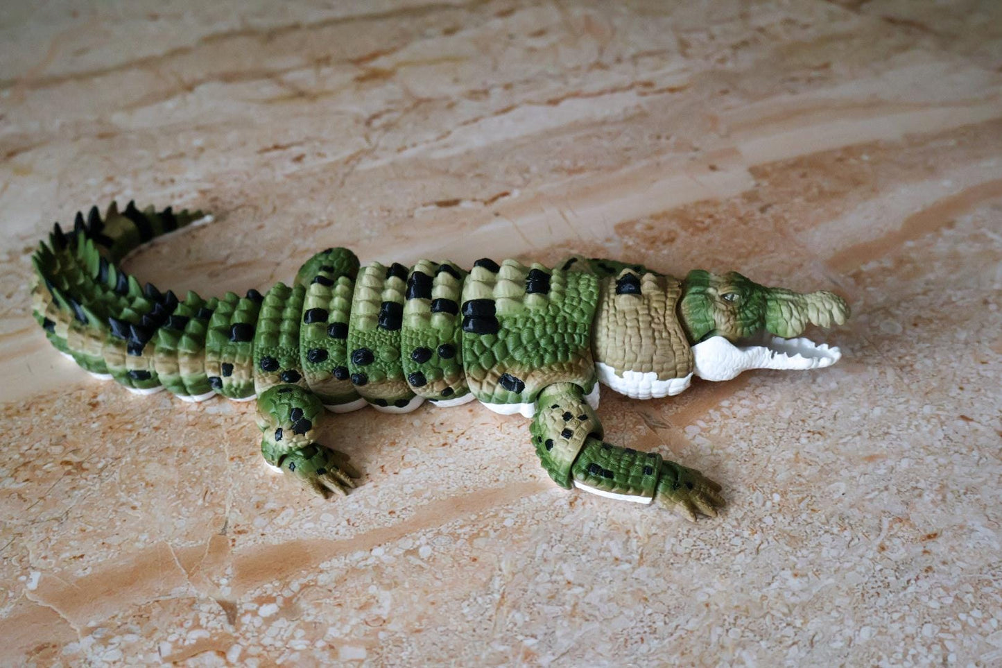 Articulated Saltwater Crocodile Fidget Toy | 3D Printed Reptile Desk Pet, Realistic Gator Model